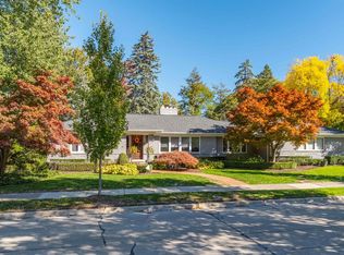 254 Stephens Rd, Grosse Pointe Farms, MI 48236