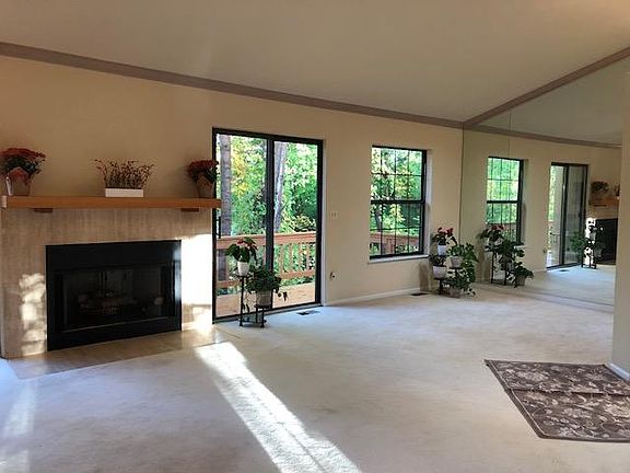 3rd image of 7348 Meadowridge Cir