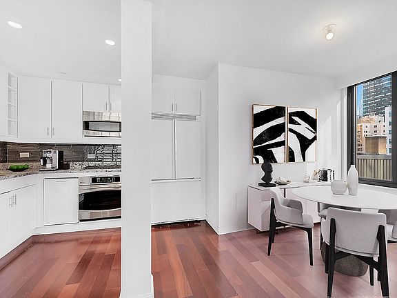 2nd image of 117 E 57th St #21CD
