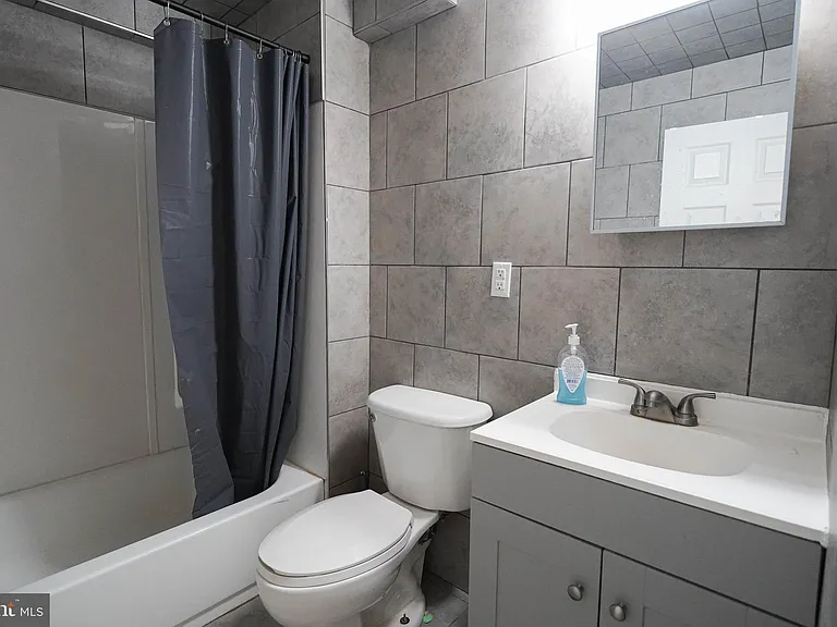 231 Newton St #A — Photo 17