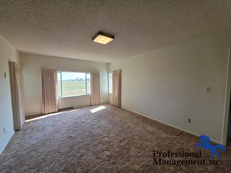 938 Bighorn Rd — Photo 7