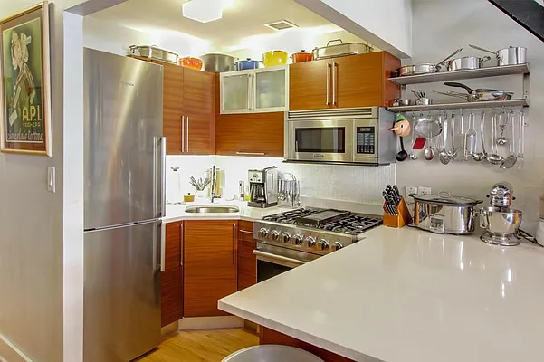 Sold by iList, LLC | media 10