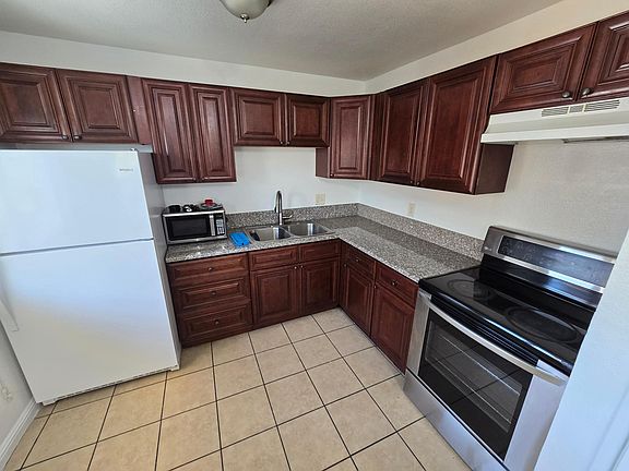 4th image of 1329 Kari Lee Ct #C