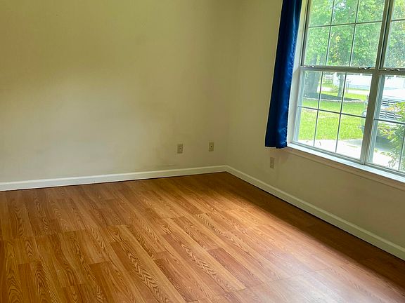 3rd image of 59 Burlington Circle