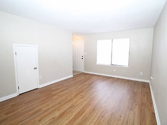 2nd image of 1455 Acorn Ln #H