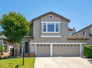 8030 Mammoth Dr, Rohnert Park, CA 94928