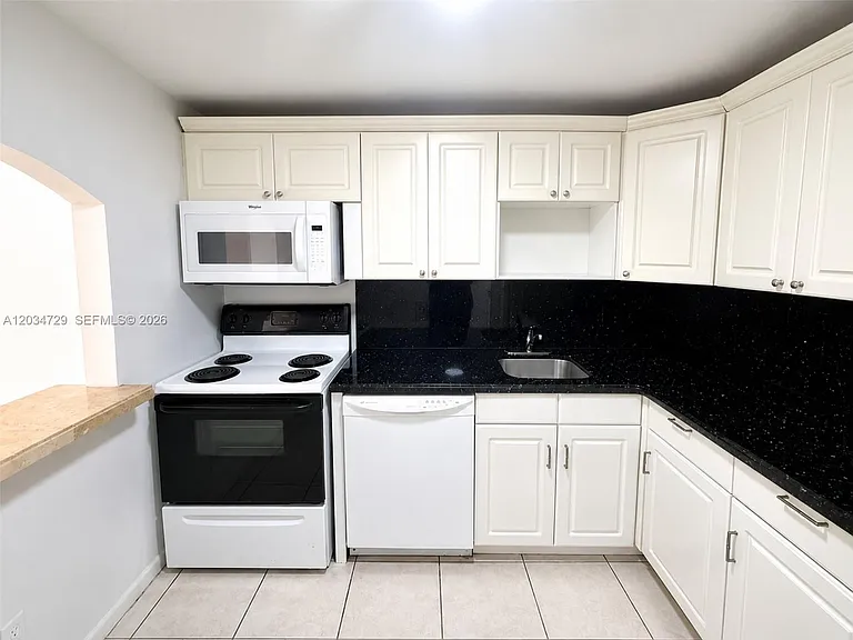 13499 Biscayne Blvd #504 — Photo 6