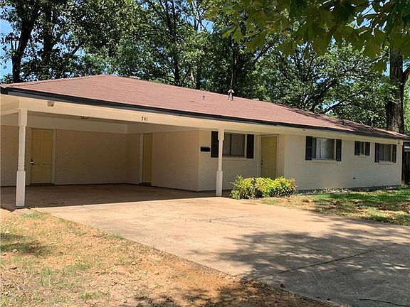 3rd image of 741 Woodmont Pl