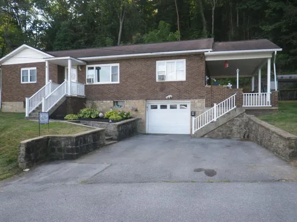 1397 Vine St, Northern Cambria, PA 15714