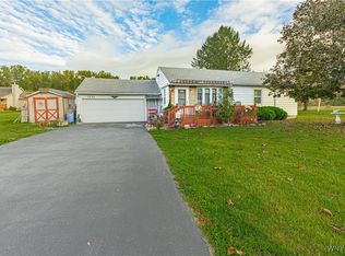 7233 Ridge Rd, Lockport, NY 14094