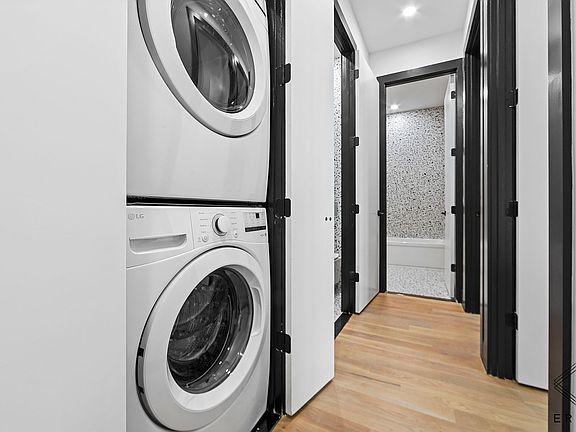 5th image of 921 Broadway #5R