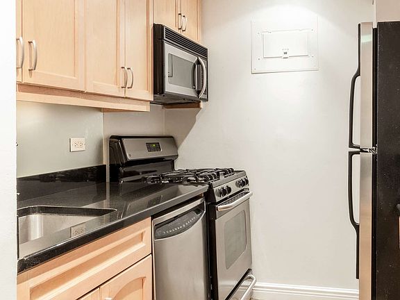 5th image of 201 E 87th St APT 4R