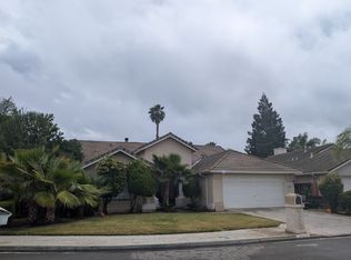 7674 N Barcus Ave, Fresno, CA 93722