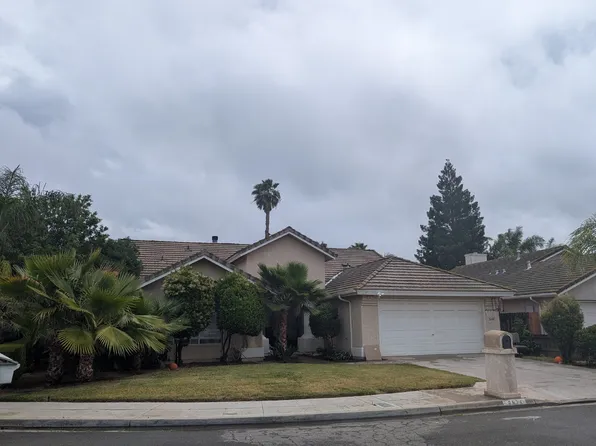 7674 N Barcus Ave, Fresno, CA 93722