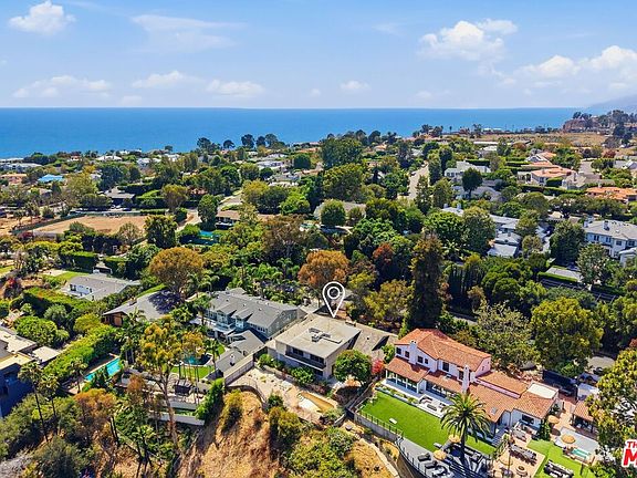 3rd image of 434 Chautauqua Blvd