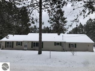 202 Chestnut Rd, Roscommon, MI 48653