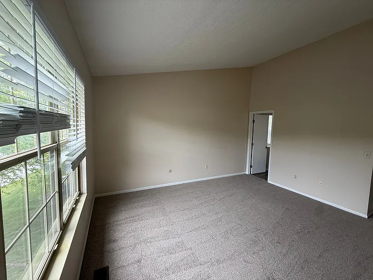 5931 Shadow Lake Cir — Photo 23