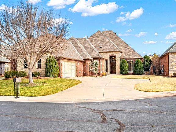 3rd image of 12304 Maiden Ln
