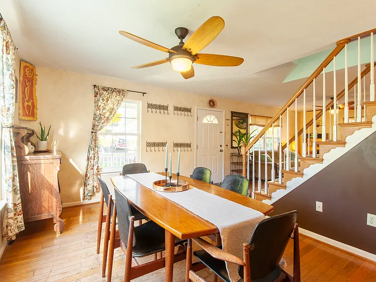 110 Chisholm Pl — Photo 7