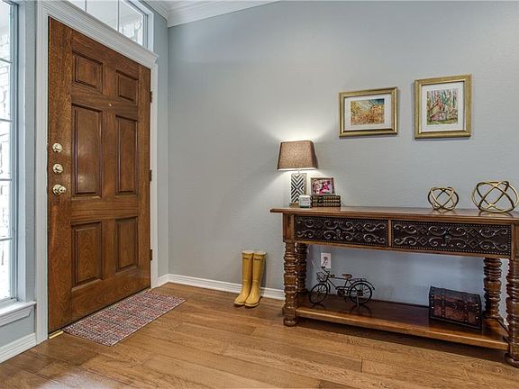 3rd image of 7907 Glade Hill Ct