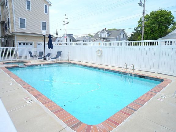 2nd image of 85 85th St APT 1