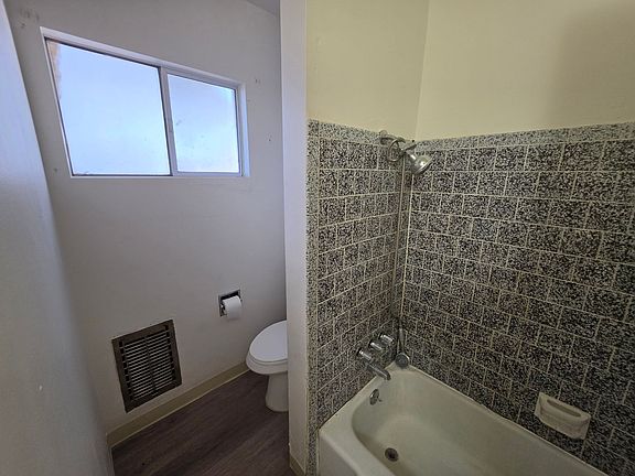 4th image of 700-12 E Johnston Ave #708