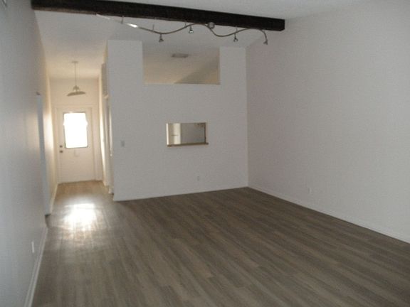 5th image of 622 Sea Pine Way APT D