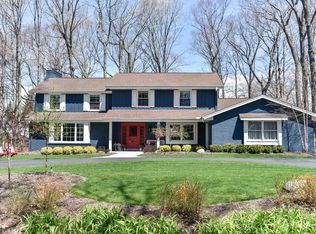 2090 La Chandelle Ct, Brookfield, WI 53045