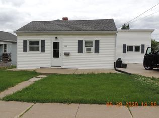 530 W Cedar St, Platteville, WI 53818