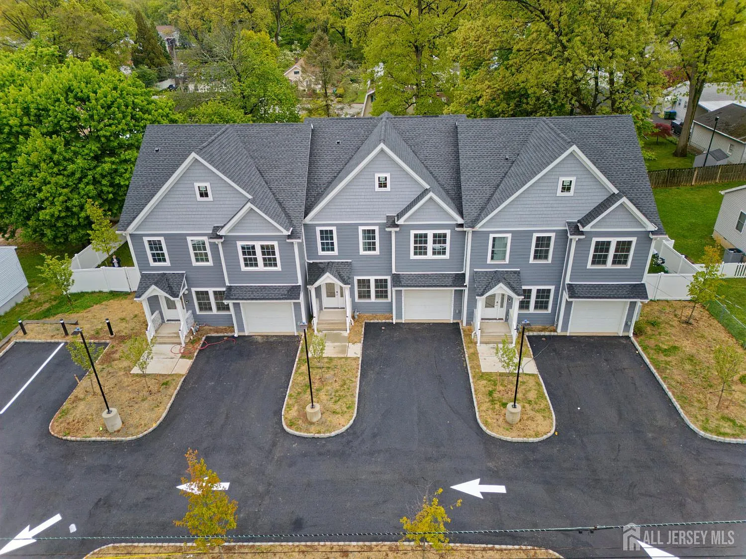 3 bed, 2.5 bath, $3,800 — Photo 1