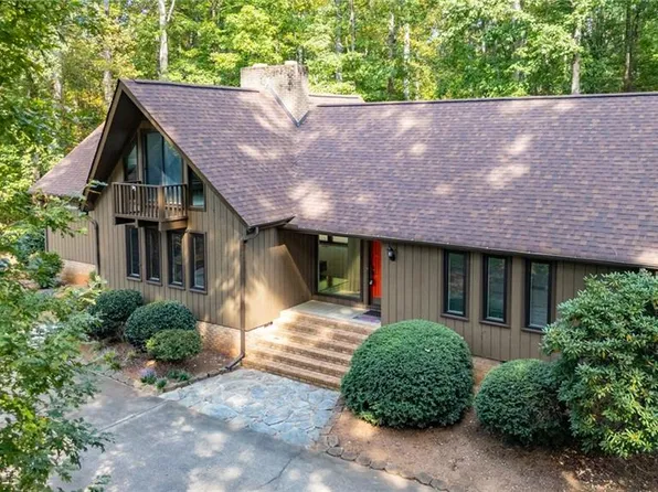 6047 Santa Maria Dr, Winston Salem, NC 27106