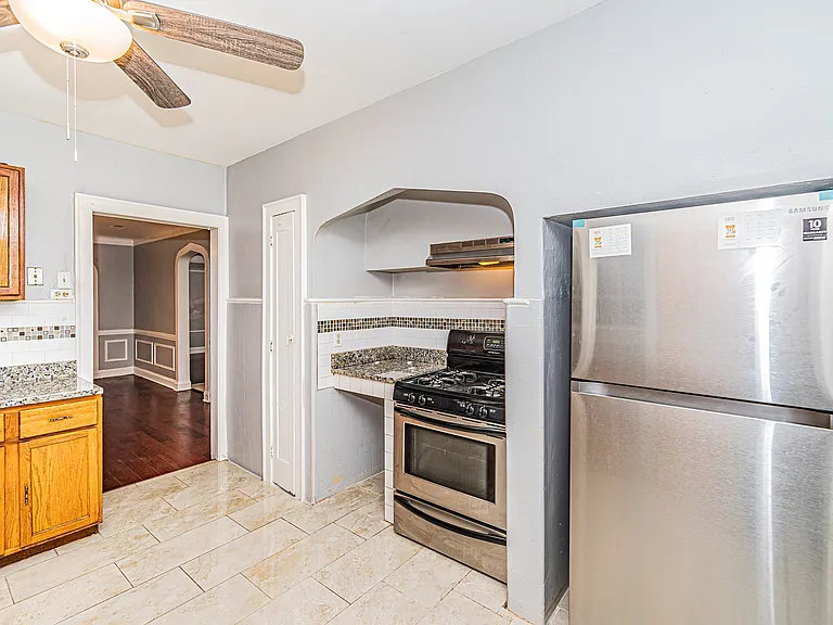 6323 N Francisco Ave #2 — Photo 2