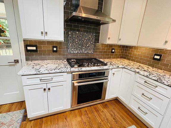 5th image of 3700 Valley Dr