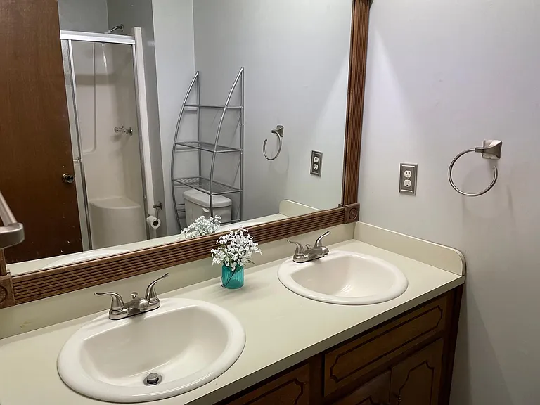188 Cypress Ln — Photo 6