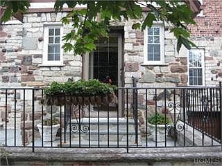 3rd image of 9 Holly St