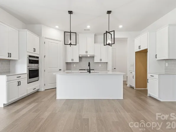 5068 Duval Cir, Tega Cay, SC 29708