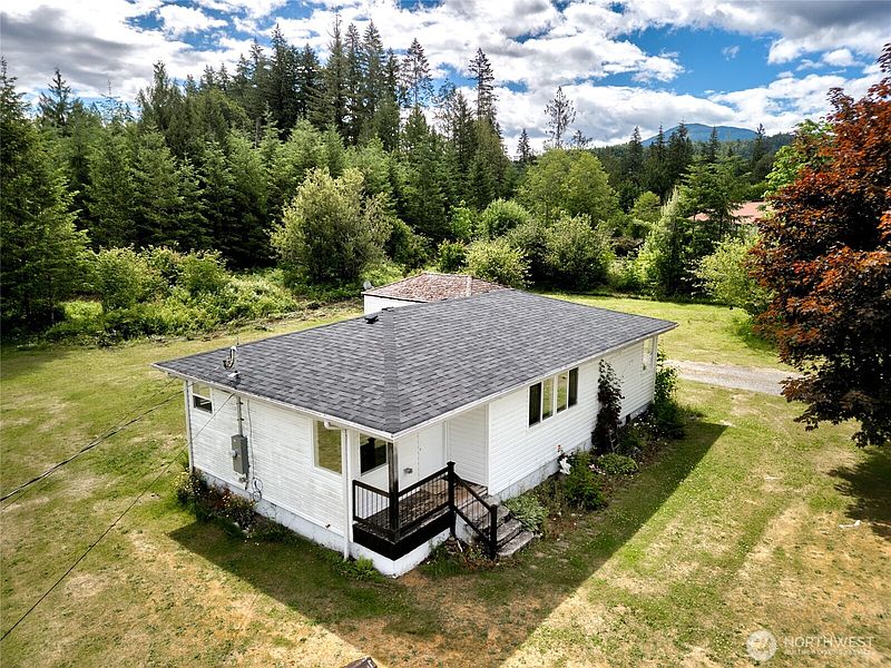 3rd image of 48224 Moen Road