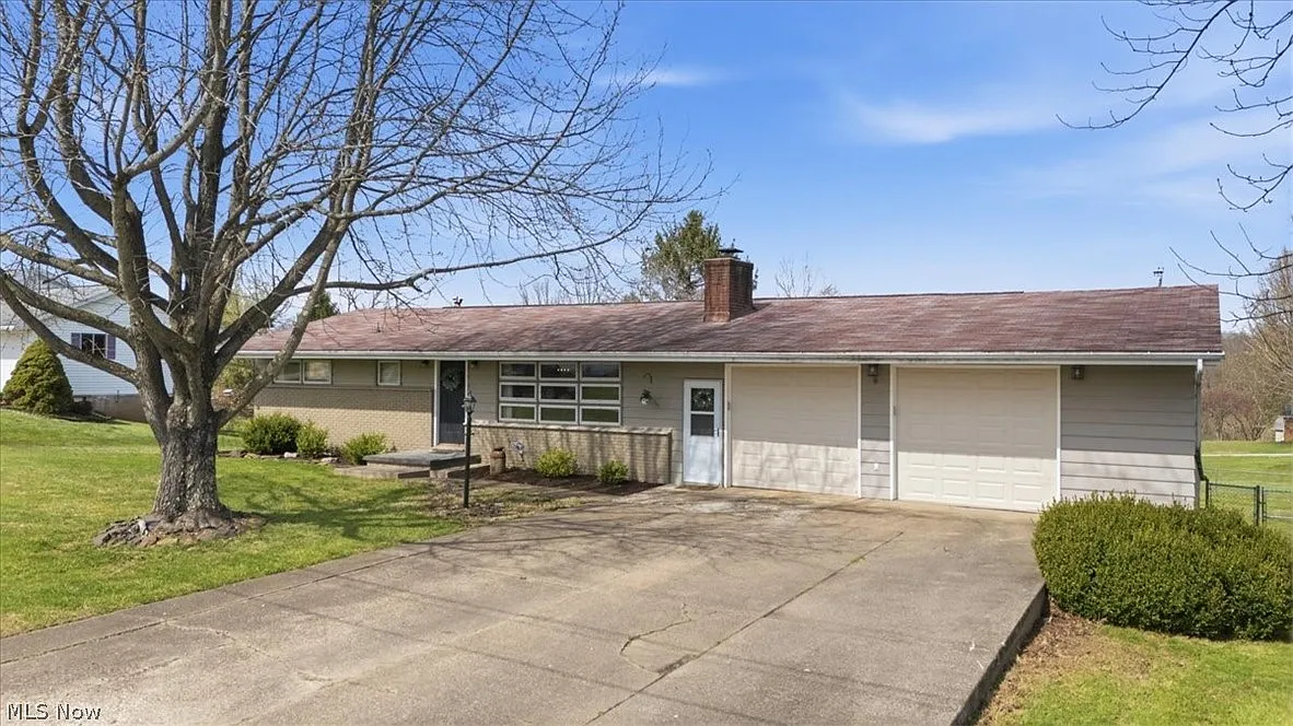 226 Meadow Ln photo 1