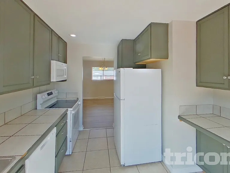 1634 Keaton Ln — Photo 8