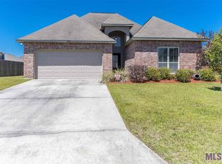 13371 Autumn Run Dr, Walker, LA 70785