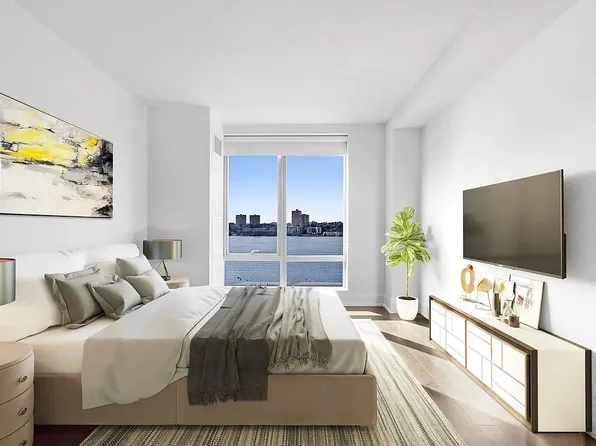 50 Riverside Boulevard image 5 of 10