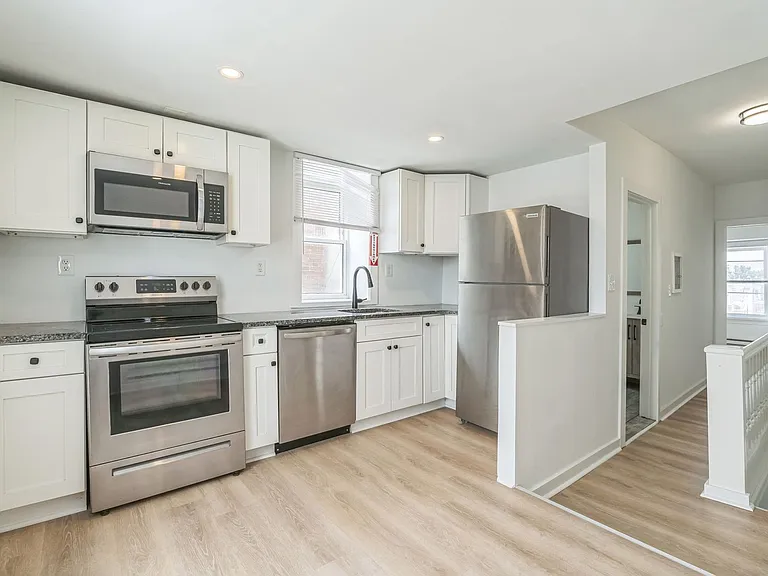 5536 Chester Ave — Photo 2