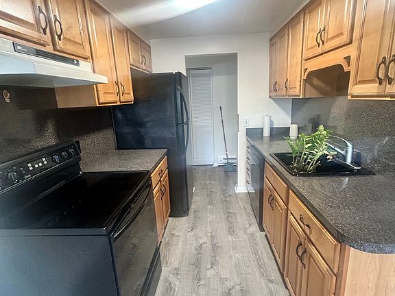 3rd image of 194 Watertree Dr Unit 194