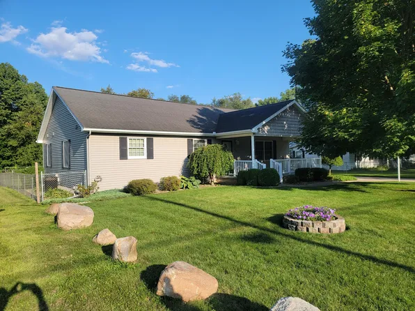 301 Michigan Ave, Colon, MI 49040