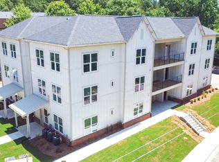 240 Martha Dr #140, Athens, GA 30606