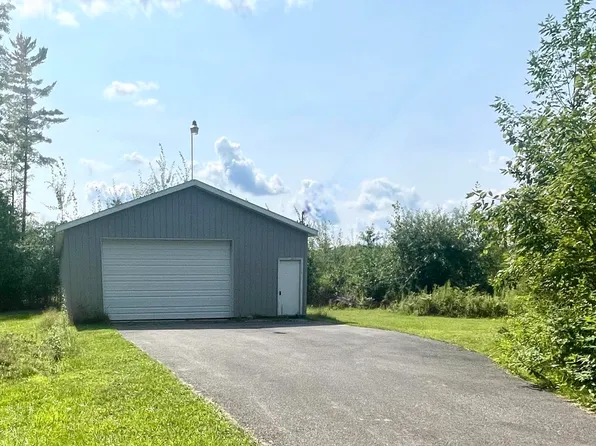 3251 Pinehurst Dr, Gladwin, MI 48624