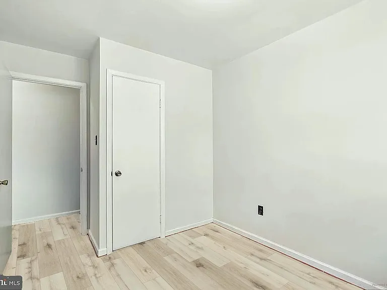 7608 Wellesley Dr — Photo 13