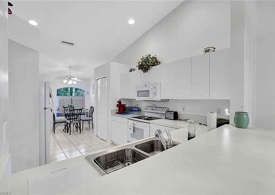1st image of 5233 Whitten Dr