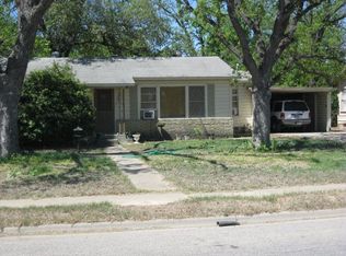 621 N Park St, Uvalde, TX 78801