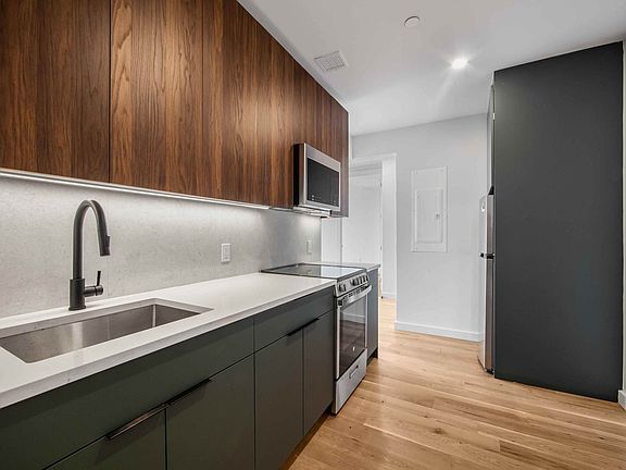 4th image of 972 Bushwick Ave #5A